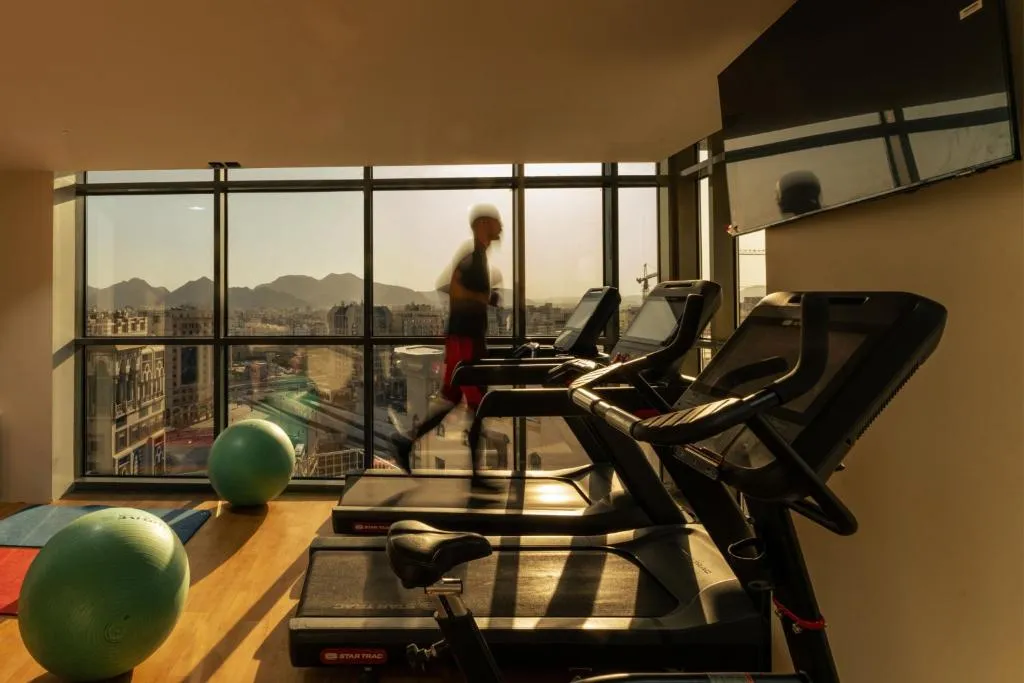 IZI Swissotel (Premium+)