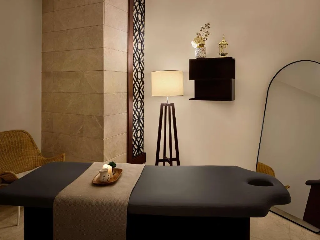 IZI Swissotel (Premium+)