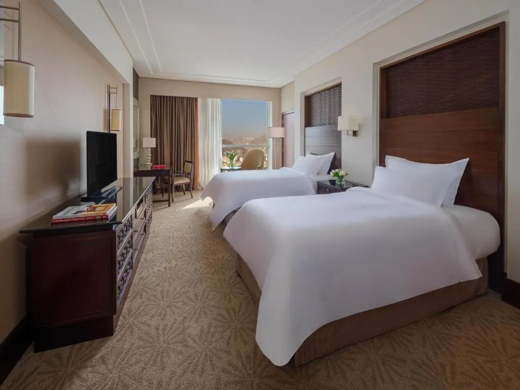 IZI Fairmont Октябрь