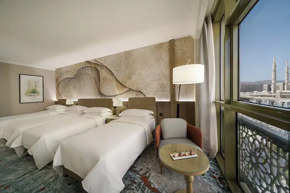 4 × Номер «Standard Quadruple Room» с четырьмя односпальными кроватями
