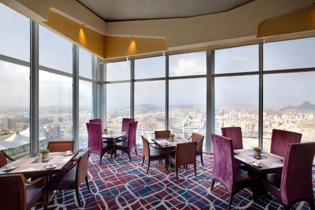 IZI Fairmont Октябрь