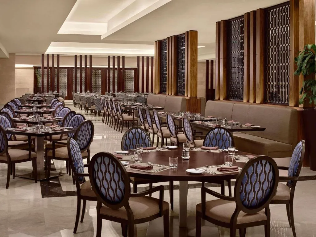 IZI Swissotel (Premium+)
